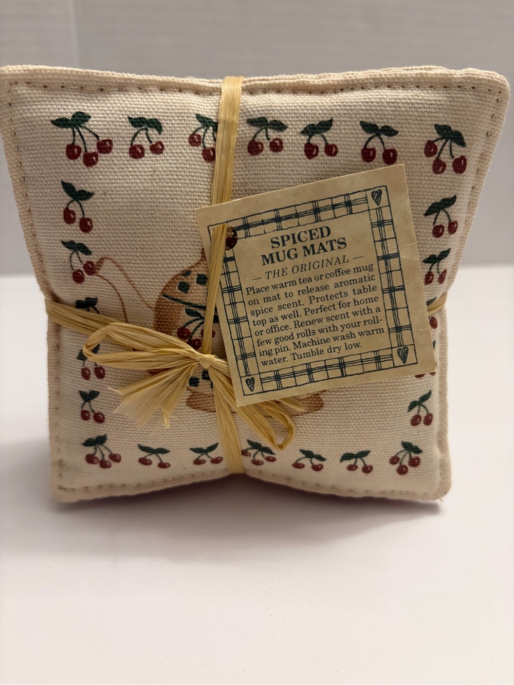 NWT Vintage Alice's Cottage Spiced Mug Mats Set of 4 Cherry Country Decor